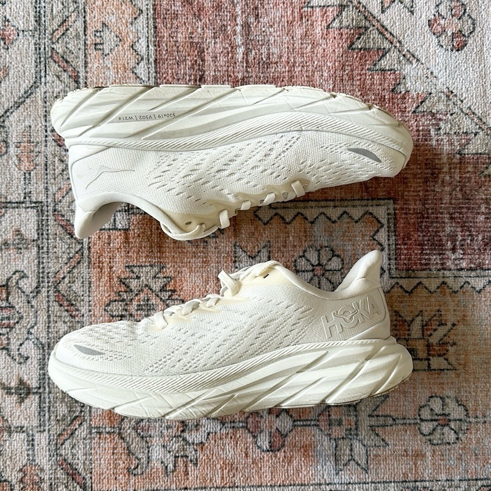 HOKA Clifton 8 - white W5.5